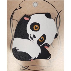 ЗН0046 Стильный деревянный значок "Панда, играющая"