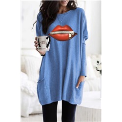 Голубой длинный пуловер-свитшот с карманами и принтом "губы на молнии"