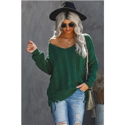 Зеленый вязаный свитер с узором из кос и шнуровкой лентами