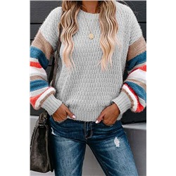 Серый вязаный свитер с пышными рукавами в разноцветную полоску