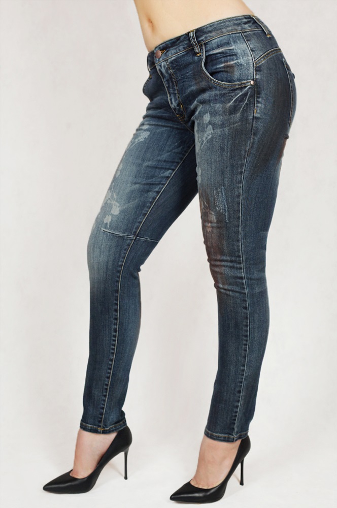 New jeans super. Джинсы в профиль. 40 Евро джинсы. Джинсы евро ар т921505. New Jeans profile.