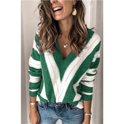 Зелено-белый вязаный пуловер-свитер с V-образным вырезом и полосками