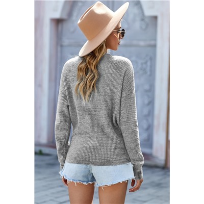 Серый вязаный пуловер-свитер с V-образным вырезом и запахом