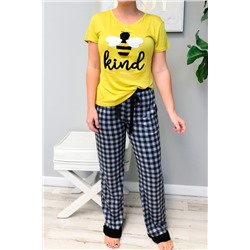 Желто-синий комплект для отдыха: футболка с принтом пчела и надписью: Kind + свободные клетчатые штаны на шнуровке