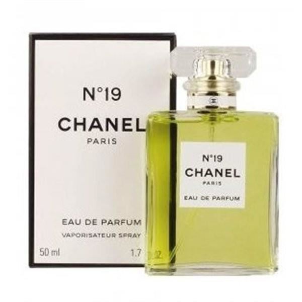 Парфюмированная вода шанель отзывы. Chanel 19 50 ml. Chanel № 19. Реклама Шанель 19. Chanel №19 (жен) (Шанель №19) парфюмерная вода.