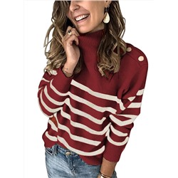Красный свитер в белую полоску с воротом под горло на пуговицах