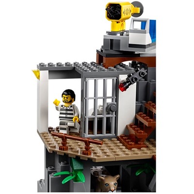 Lego  City   Полицейский участок в горах 60174