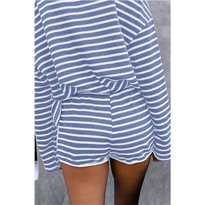 Сине-белый полосатый легкий комплект: блуза с открытым плечом + шорты с карманами
